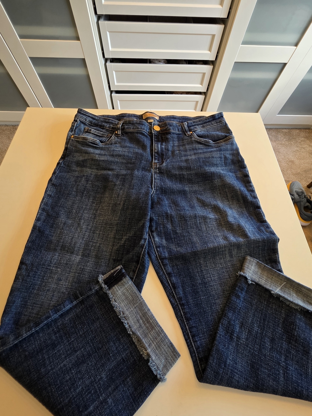 Kut from the Kloth Dark Blue Straight Leg Amy Cropped Jeans -Size 16